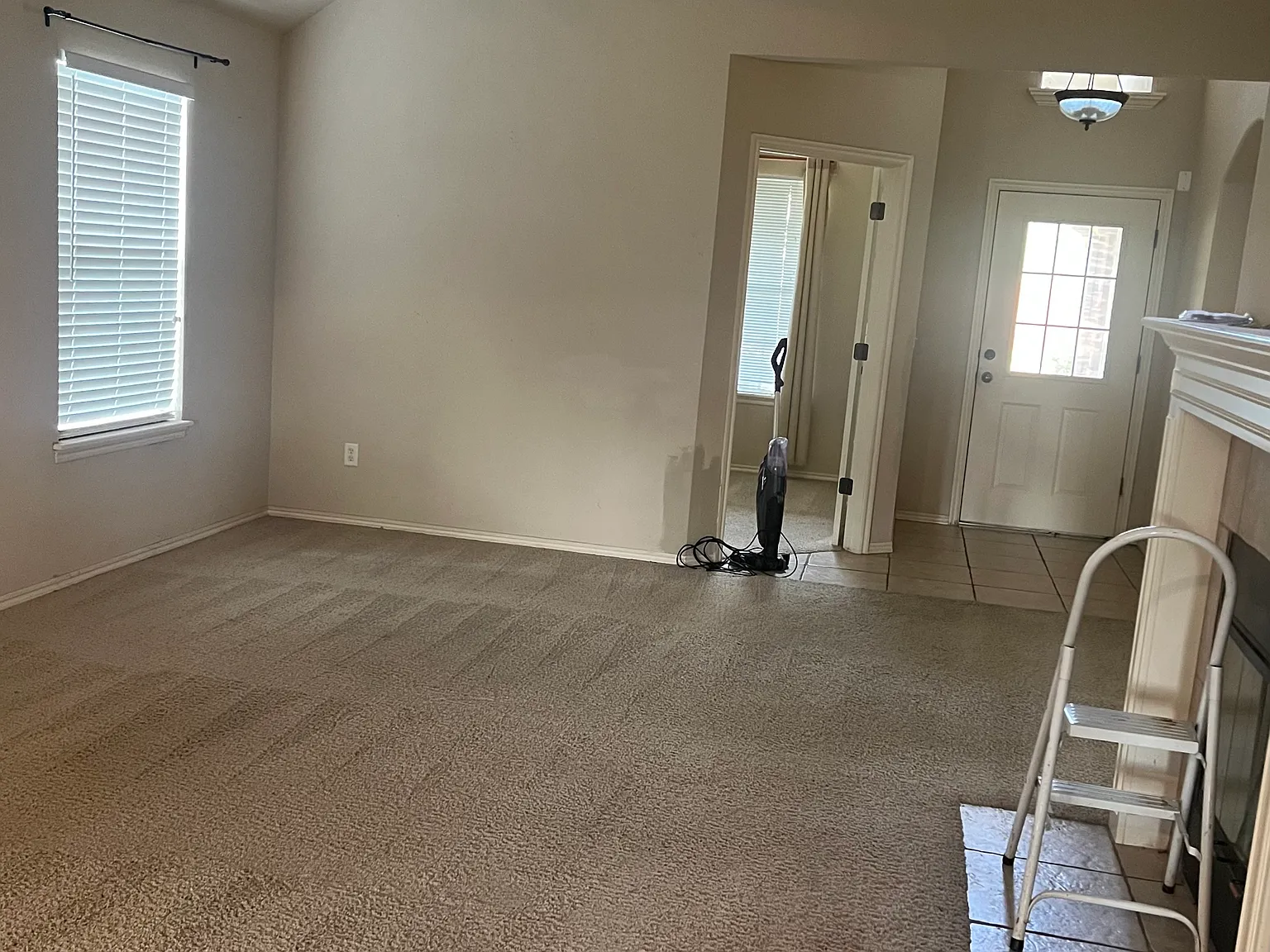 3 bed, 1300 sqft, $1,650 — Photo 2