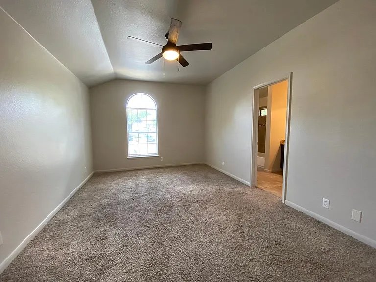 1129 Stephanie Lee Ln — Photo 6