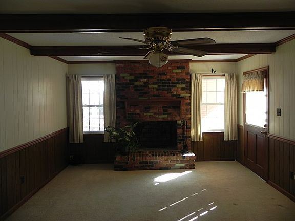 5th image of 206 Shadywood Dr