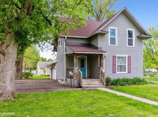 1702 Iowa St, Perry, IA 50220