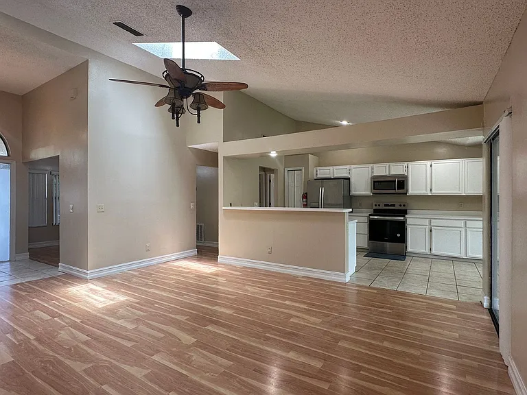 487 Carrigan Ave — Photo 22