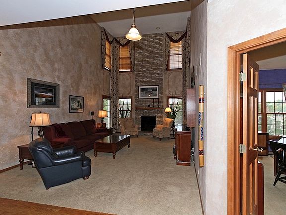 2-Story Family Room