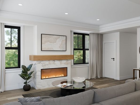 36 Loomis St #302, Bedford, MA 01730