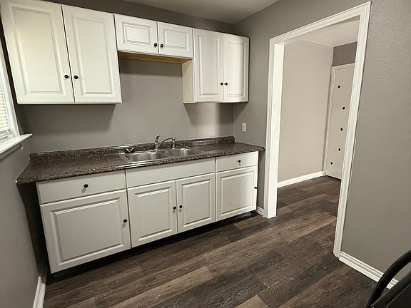 3rd image of 4501 NE Loraine St APT B