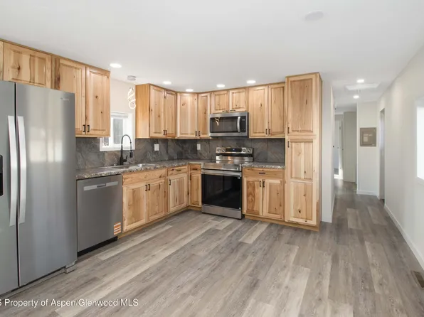 234 Tamarisk Trl, Parachute, CO 81635