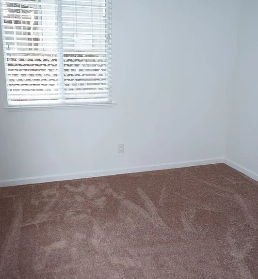 467 E Legacy Dr — Photo 12