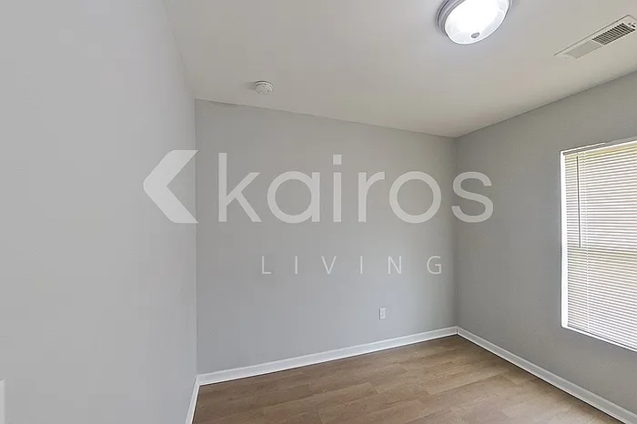 1010 E Macree Ter — Photo 10