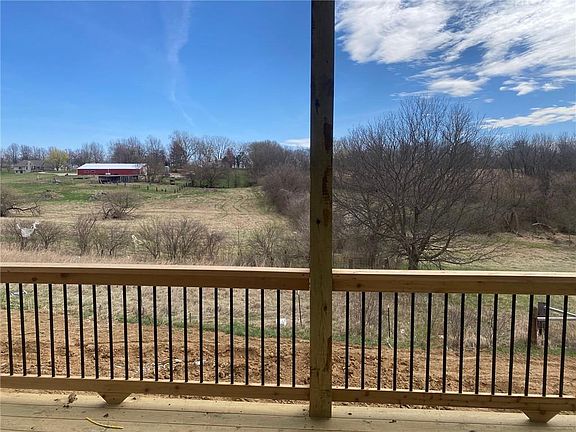 4th image of 1055 Fir Ln