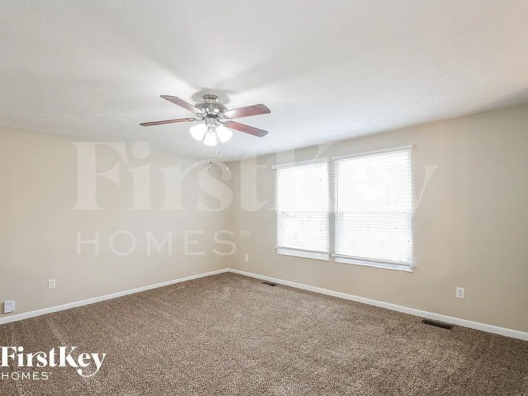 639 Shady Creek Ct — Photo 8