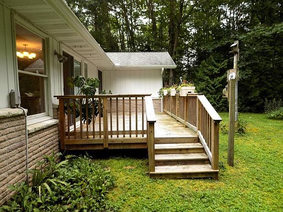 4th image of 5030 Woodland Dr