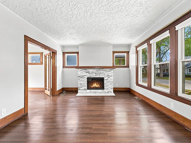 1220 Bird Ave — Photo 4