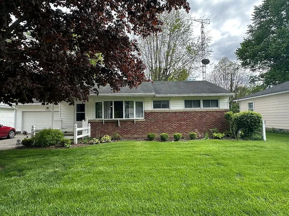 207 Pontious Pl, Napoleon, OH 43545