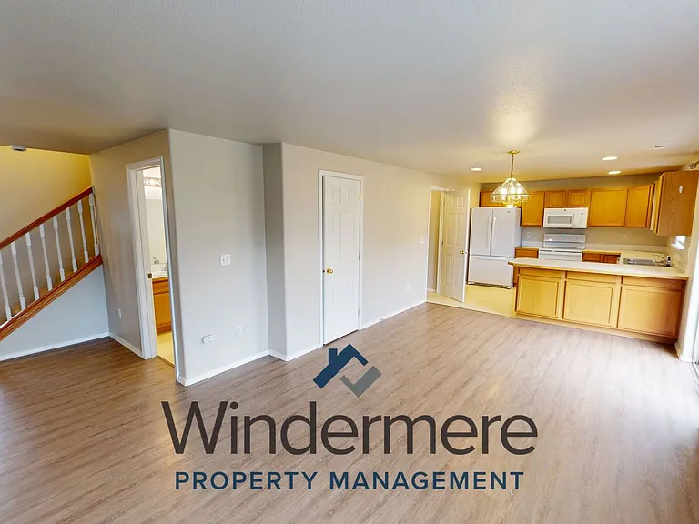 1243 SE Newgate Dr — Photo 5