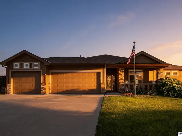 19479 Willow Cir, Gretna, NE 68028