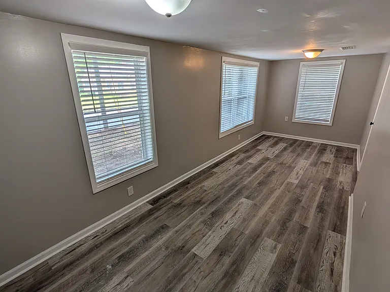 202 Law Ave — Photo 9