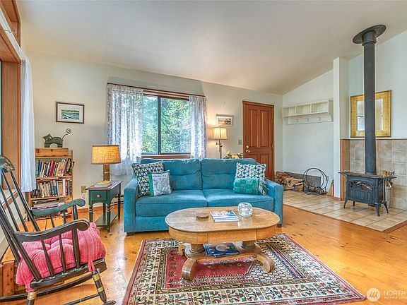 5th image of 83 Cascade Way