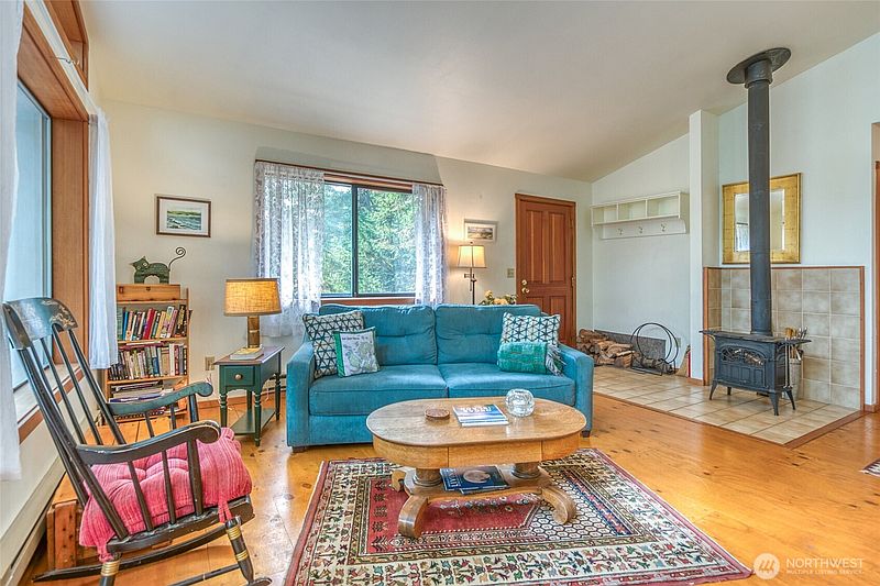 5th image of 83 Cascade Way