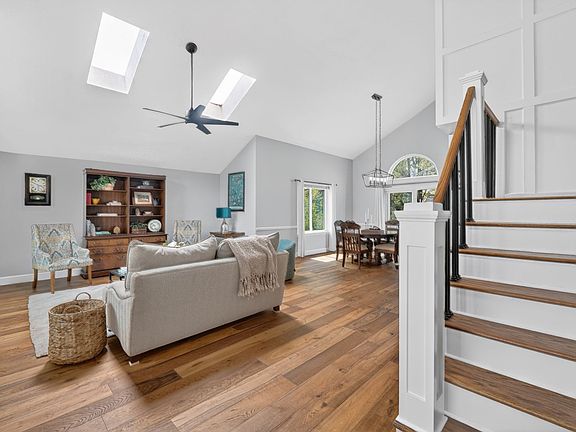 3rd image of 11038 S Longdale Cir