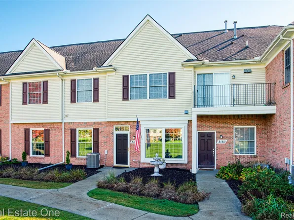 3163 Kneeland Cir, Howell, MI 48843