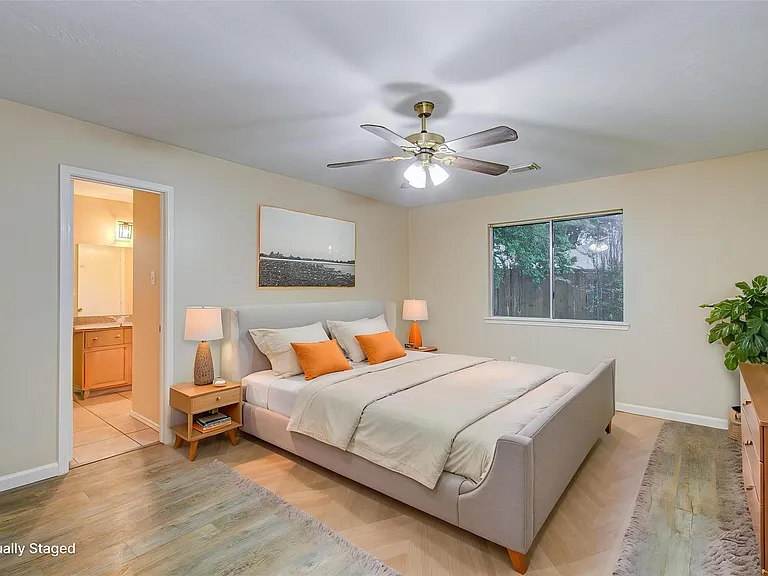 16835 Carbridge Dr — Photo 25