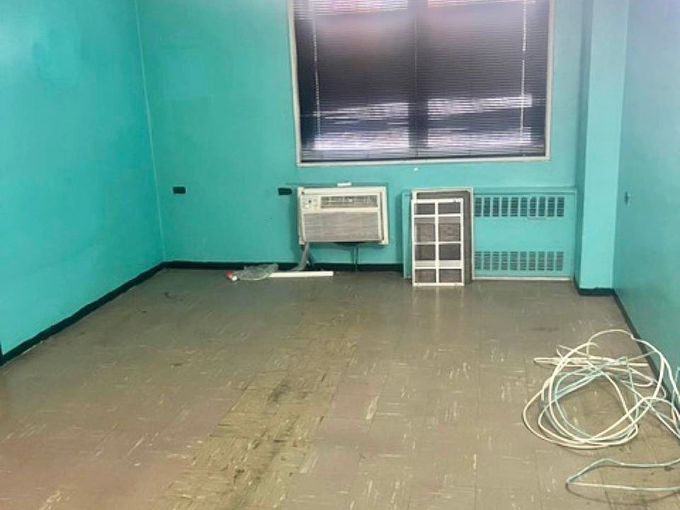 2nd image of 820 Boynton Ave APT 2M