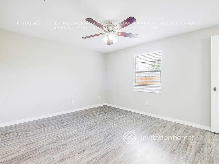 8127 Kenwood Dr N — Photo 16