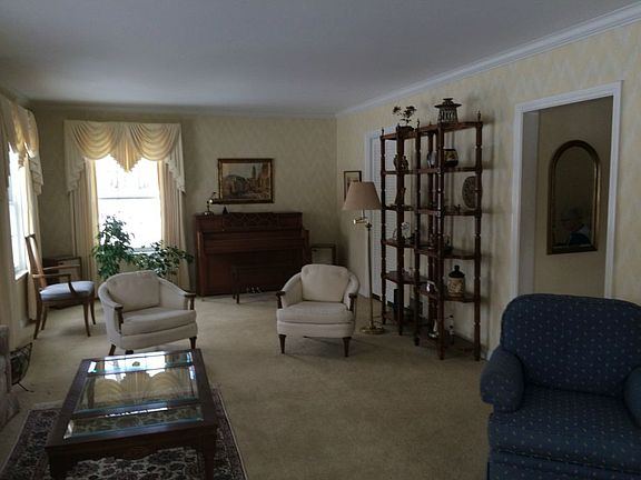 br /The Living Room is a fantastic room for entertaining!