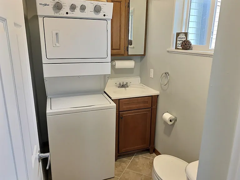 535 W Wisconsin St — Photo 9