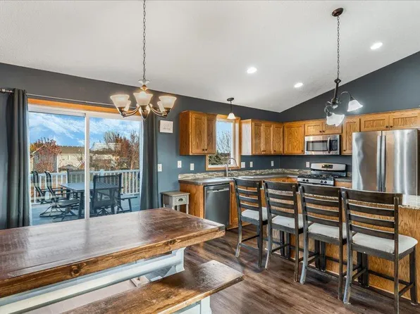 8608 Fairhill Ln, Monticello, MN 55362