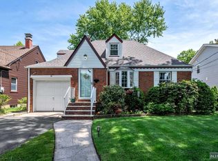 55 Chestnut St, Dumont, NJ 07628