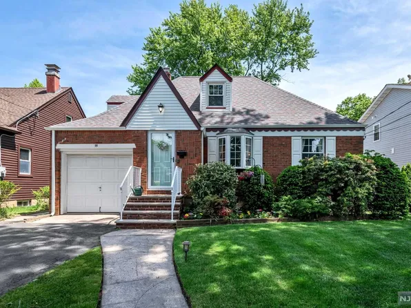55 Chestnut St, Dumont, NJ 07628