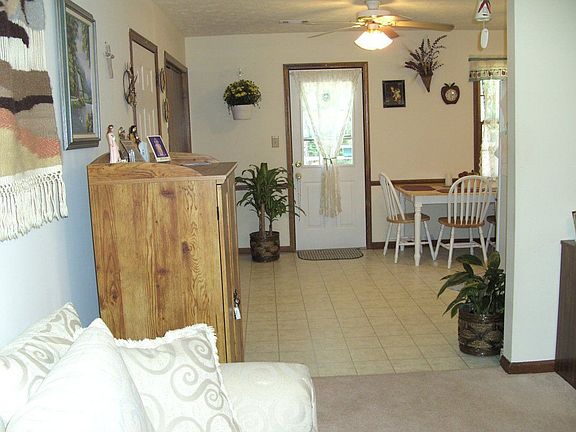 Huge eat-in kitchen