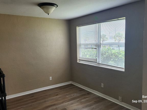 4th image of 927 N Grandview Ave APT 1