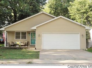 717 E Esther St, Taylorville, IL 62568