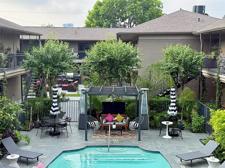 1410 Hyde Park Blvd #105 — Photo 28