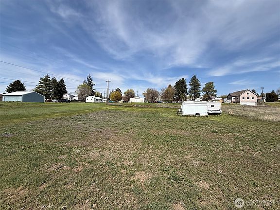 3rd image of 400 E Pine Street