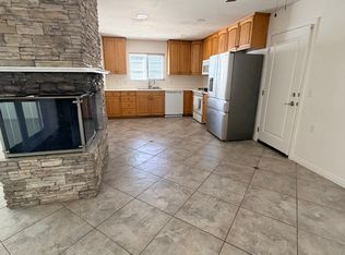 1570 Goodwin Dr, Vista, CA 92084