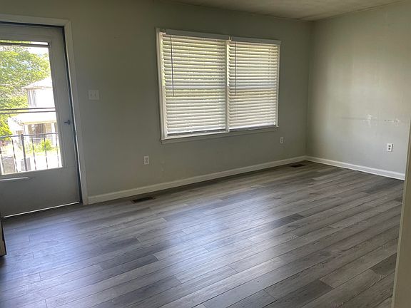 3rd image of 1015 Staunton St