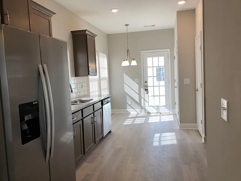 813 Goswell Dr #336 — Photo 6