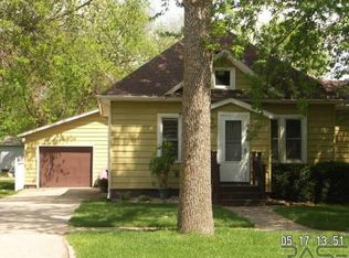 704 N Spring St, Luverne, MN 56156