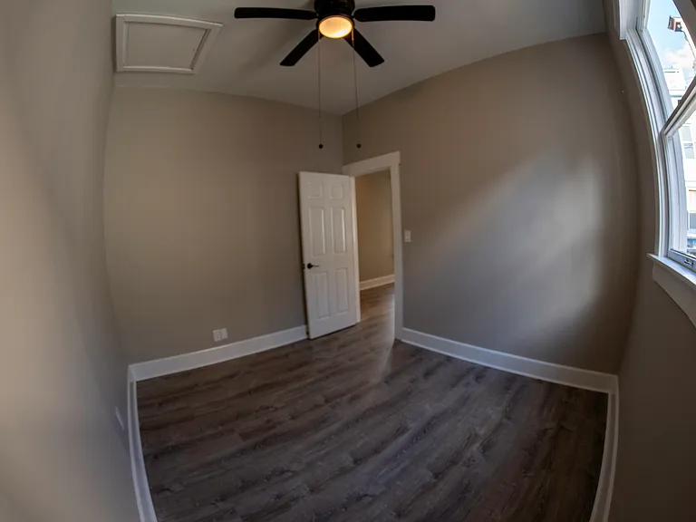 817 Perry St — Photo 8