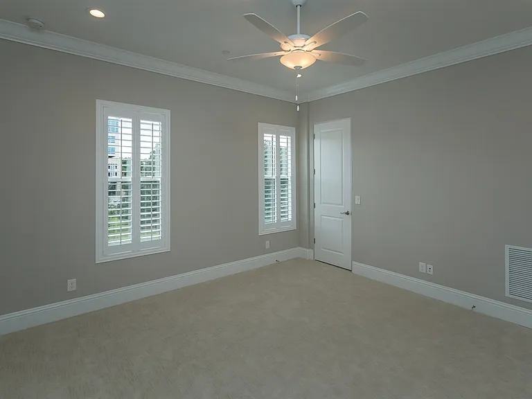 665 E Jackson St — Photo 14