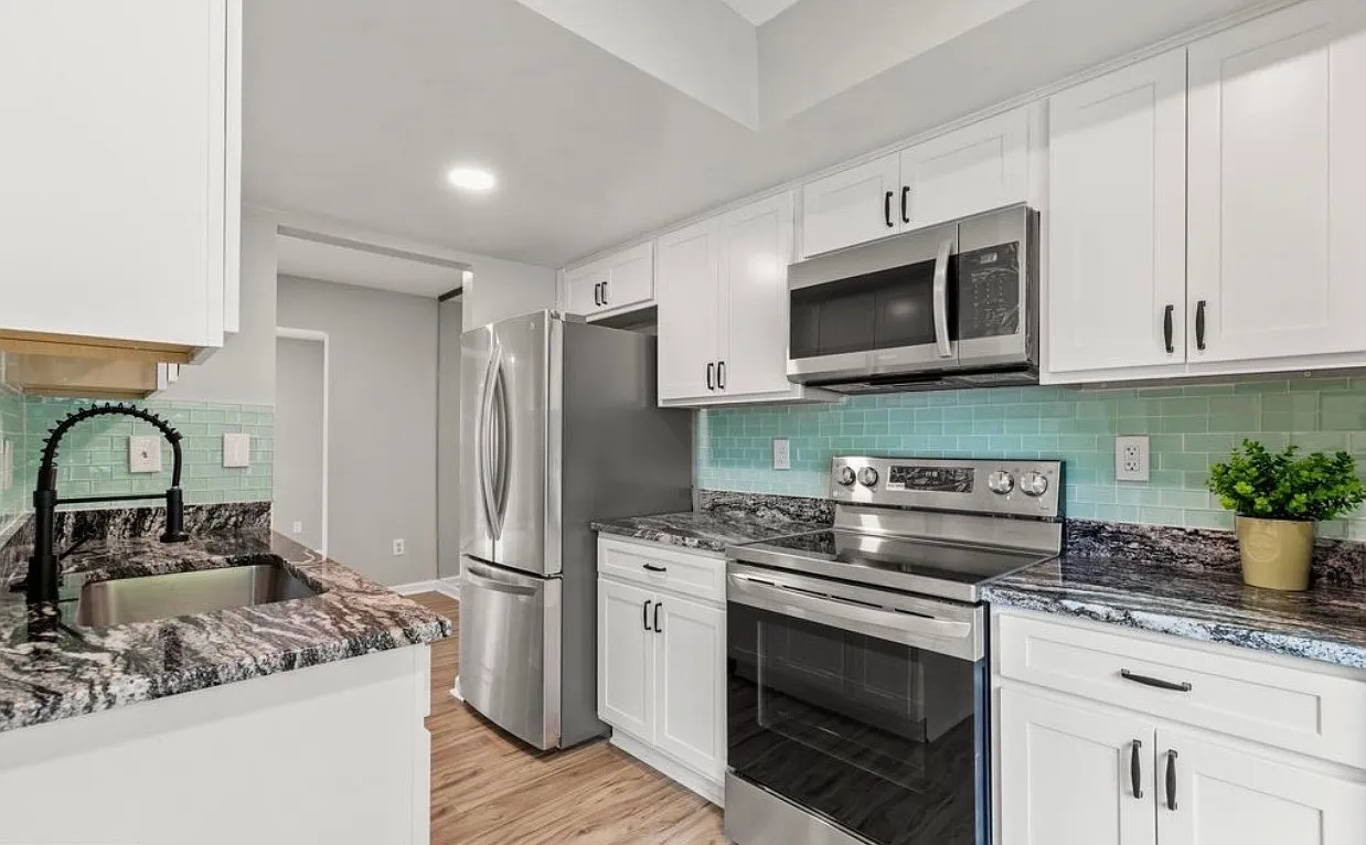 5033 McFarland Dr — Photo 3
