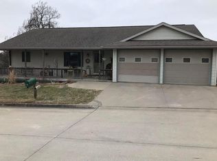 700 NE Oak St, Leon, IA 50144