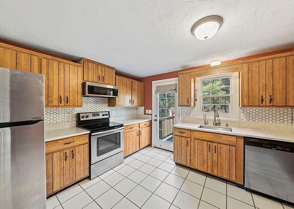 54 Justine Ave, Plymouth, MA 02360 Zillow