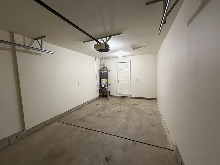 1052 Colony Pond Dr — Photo 16