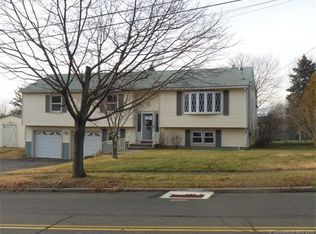 239 Shingle Hill Rd, West Haven, CT 06516