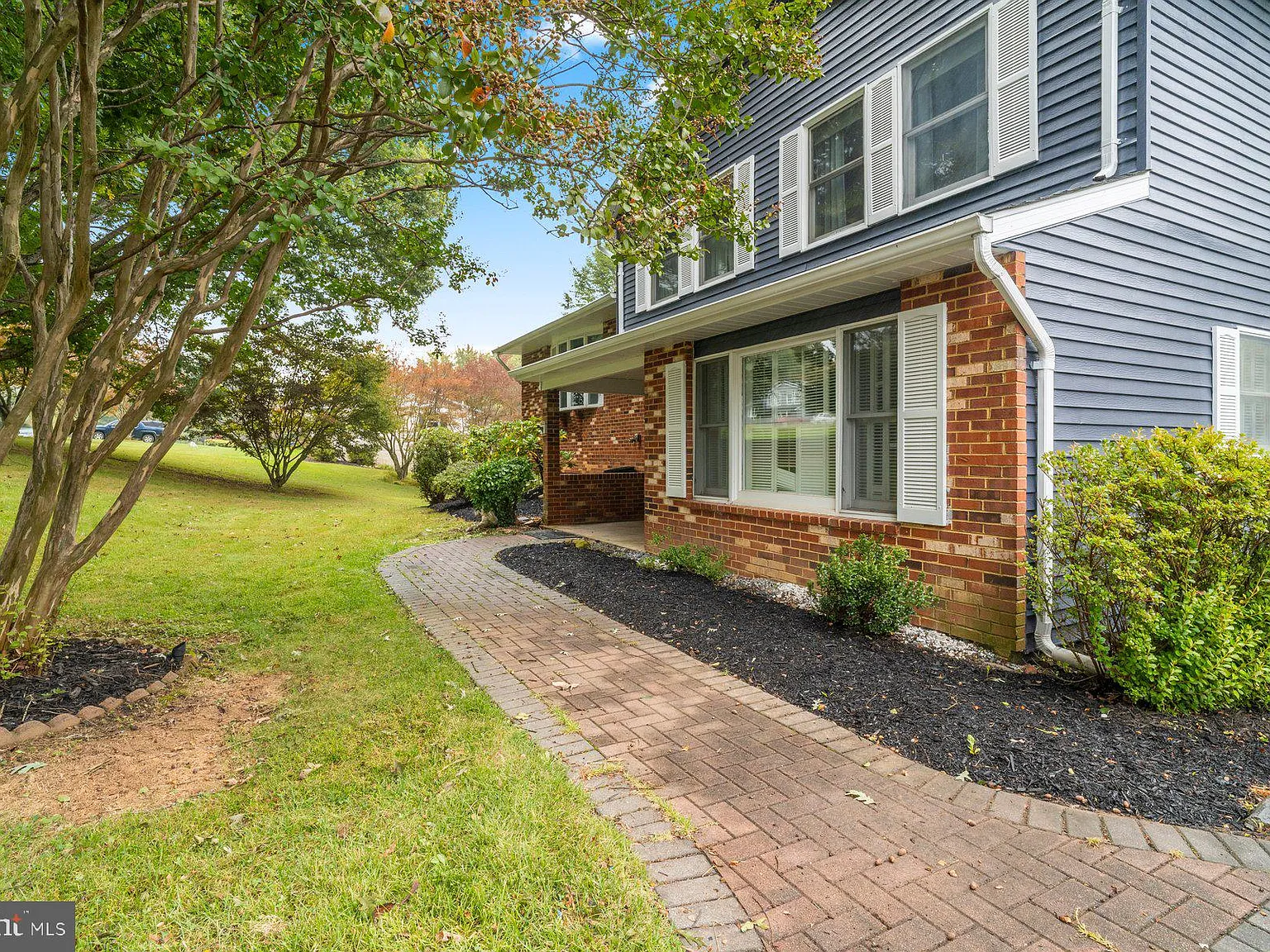 3 bed, 2.5 bath, 2253 sqft, $3,145 — Photo 3