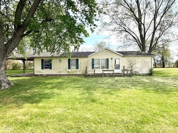 6886 S Mill Rd, Spiceland, IN 47385