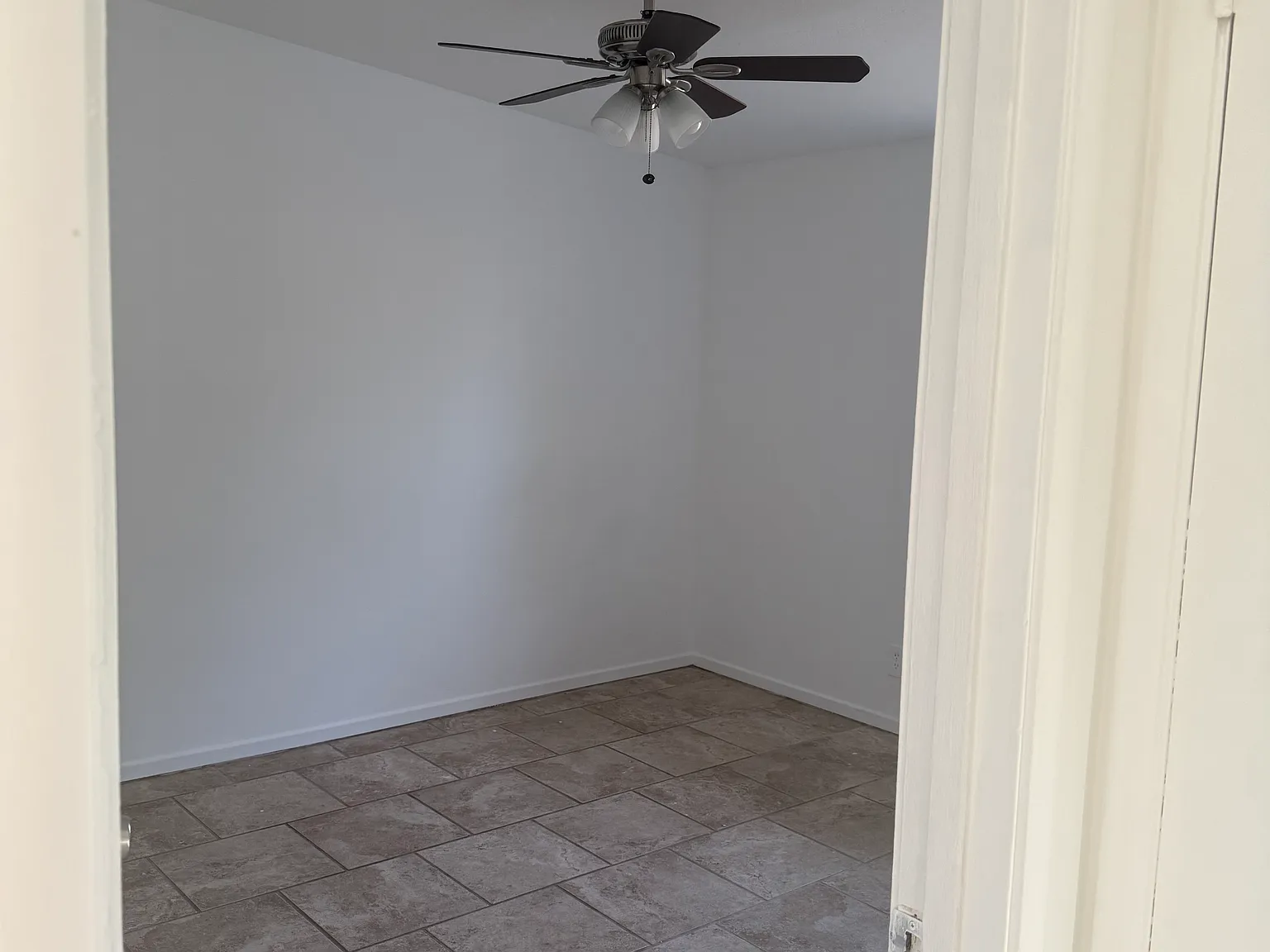 3 bed, $2,200 — Photo 2